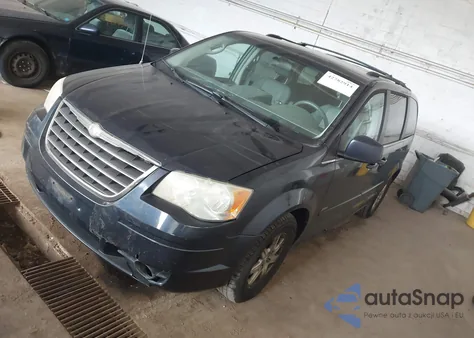 2008 Chrysler Town & Country Touring z USA, uszkodzony, nr VIN 2A8HR54P38R722733